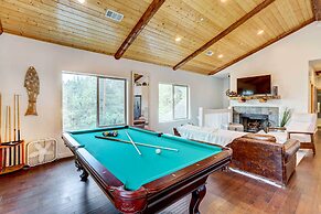 Custom-built Gem w/ Kayaks & Games in Big Bear!