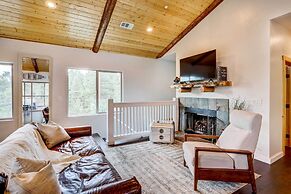 Custom-built Gem w/ Kayaks & Games in Big Bear!