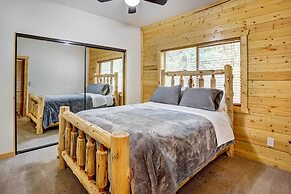 Custom-built Gem w/ Kayaks & Games in Big Bear!