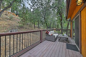 Custom-built Gem w/ Kayaks & Games in Big Bear!