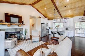 Custom-built Gem w/ Kayaks & Games in Big Bear!