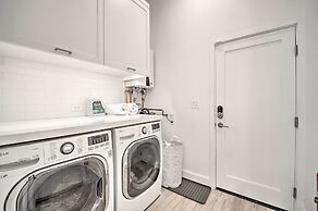 Half-mi to Big Bear Lake: Modern Home w/ Deck