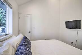 Half-mi to Big Bear Lake: Modern Home w/ Deck