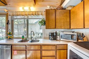 Rustic Tahoe Cabin w/ Pool Table: 11 Mi to Skiing!