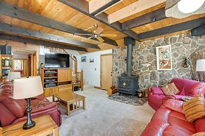 10 Mi to Lake Tahoe Beaches: Cabin w/ Pool Table