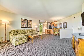 Cute Beachfront Condo w/ Lanai & Resort Pools