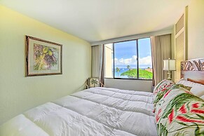 Cute Beachfront Condo w/ Lanai & Resort Pools
