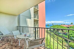 Cute Beachfront Condo w/ Lanai & Resort Pools