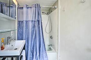 Lovely Rockport Apartment, Walk to Beaches!