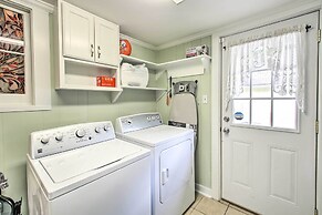 1/2 Mi to Hot Springs Nat'l Park: Cottage w/ Patio