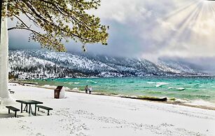 Tahoe Condo ~ 1 Mi to Diamond Peak Ski Resort!