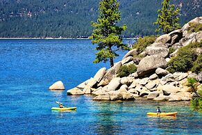 Renovated Condo ~ 1 Mi to Diamond Peak Ski Resort!