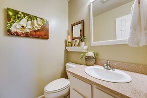 Renovated Condo ~ 1 Mi to Diamond Peak Ski Resort!