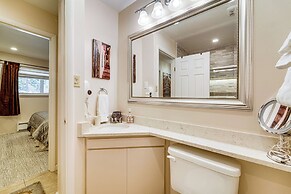 Renovated Condo ~ 1 Mi to Diamond Peak Ski Resort!