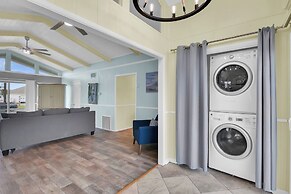 Wraparound Beach-view Deck: Jamaica Beach Home