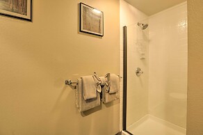 Corner-unit Condo w/ Grill: Walk to Lake Tahoe!