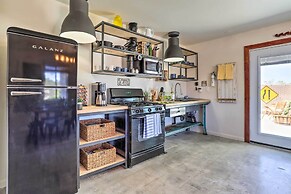 Indie-eclectic Desert Home w/ Hot Tub + Patio