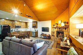 Goldilodge: Big Bear Lake Cabin w/ Spacious Yard!