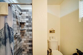 < 3 Mi to Lake: 'goldilodge' Big Bear Lake Cabin