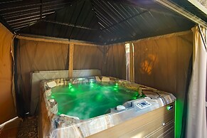 < 3 Mi to Lake: 'goldilodge' Big Bear Lake Cabin