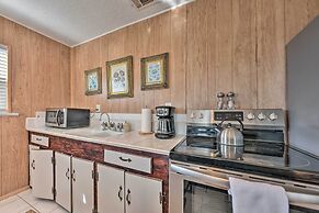 Fernandina Cottage w/ Deck + Direct Beach Access!