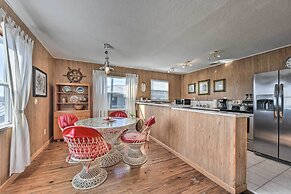 Fernandina Cottage w/ Deck + Direct Beach Access!