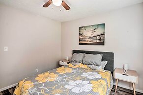 Sunny Pahoa Retreat: Snorkel, Hike & Shop!