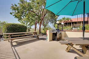 Kailua-kona Condo: Steps to Beach & Downtown!