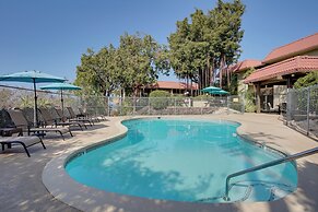 Kailua-kona Condo: Steps to Beach & Downtown!