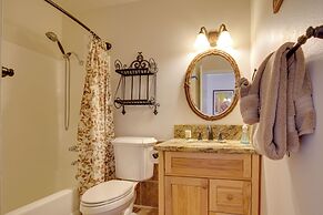 Kailua-kona Condo: Steps to Beach & Downtown!