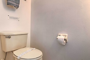 8 Mi to Disney World: Home w/ Lanai + Game Room!