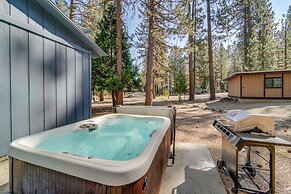 Graeagle Vacation Rental Cabin w/ Game Room!