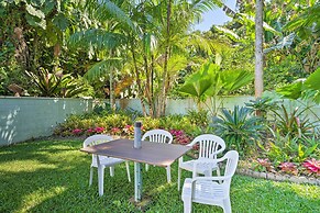 Hilo Condo w/ Pool Steps From Carlsmith Beach Park