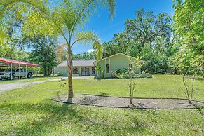 Lovely Crystal River Home w/ Lanai & Pool!