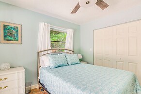 Lovely Crystal River Home w/ Lanai & Pool!