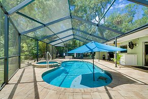 Lovely Crystal River Home w/ Lanai & Pool!