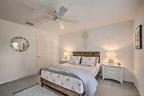 Crystal River Gem Near Three Sisters Springs!