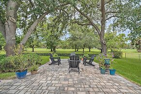 Crystal River Gem Near Three Sisters Springs!