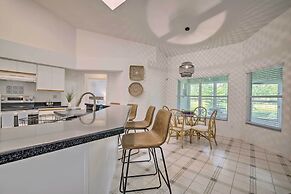 Crystal River Gem Near Three Sisters Springs!