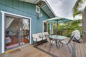 Breezy Kailua-kona Bungalow w/ Lanai & Ocean View!