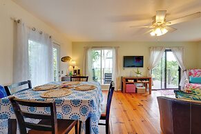 Breezy Kailua-kona Bungalow w/ Lanai & Ocean View!