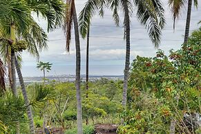 Breezy Kailua-kona Bungalow w/ Lanai & Ocean View!