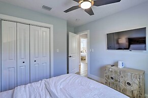 Beach House w/ Outdoor Kitchen, Walk to Coast