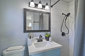 Beach House w/ Outdoor Kitchen, Walk to Coast