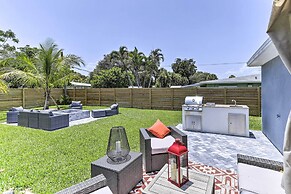 Beach House w/ Outdoor Kitchen, Walk to Coast