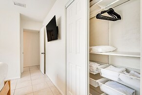 Walkable Florida Duplex: 2 Blocks to Cocoa Beach!