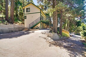 Cozy Crestline Getaway ~ 2 Mi to Lake Gregory