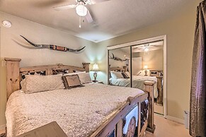 Pet-friendly Condo - 2 Mi to Ruidoso Downs!