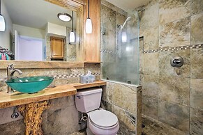 Kona Condo w/ View, Walk to Beach & Restaurants