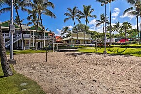 Kona Condo w/ View, Walk to Beach & Restaurants